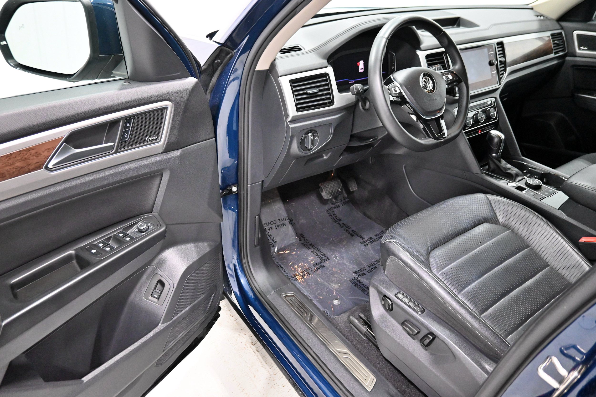Used 2019 Volkswagen Atlas SEL Premium AWD/4WD image 4