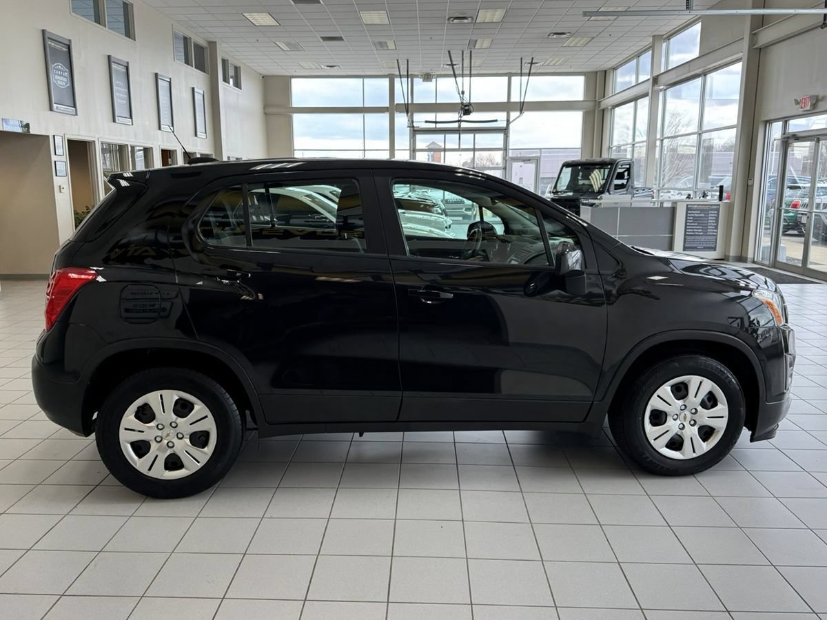 Used 2015 Chevrolet Trax LS FWD image 6