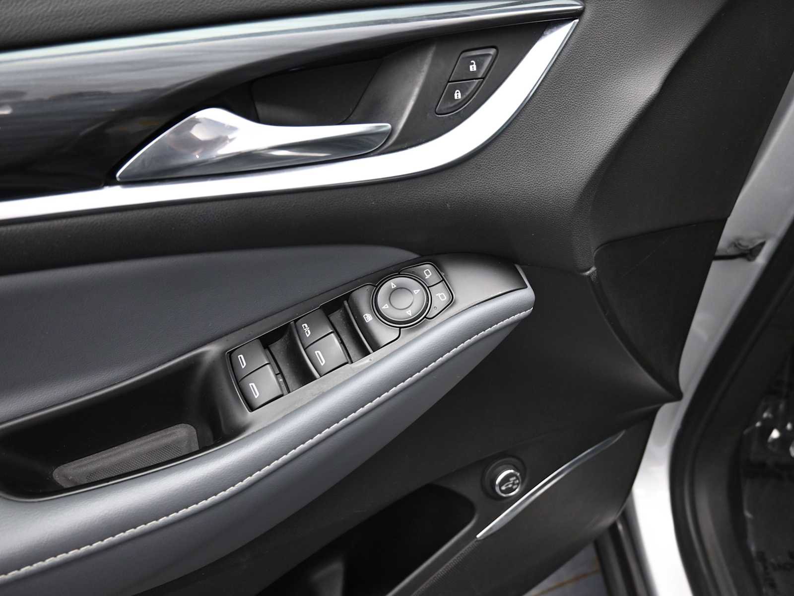 Used 2019 Buick Enclave Essence w/ Trailering Package, 5000 lbs. AWD/4WD image 10