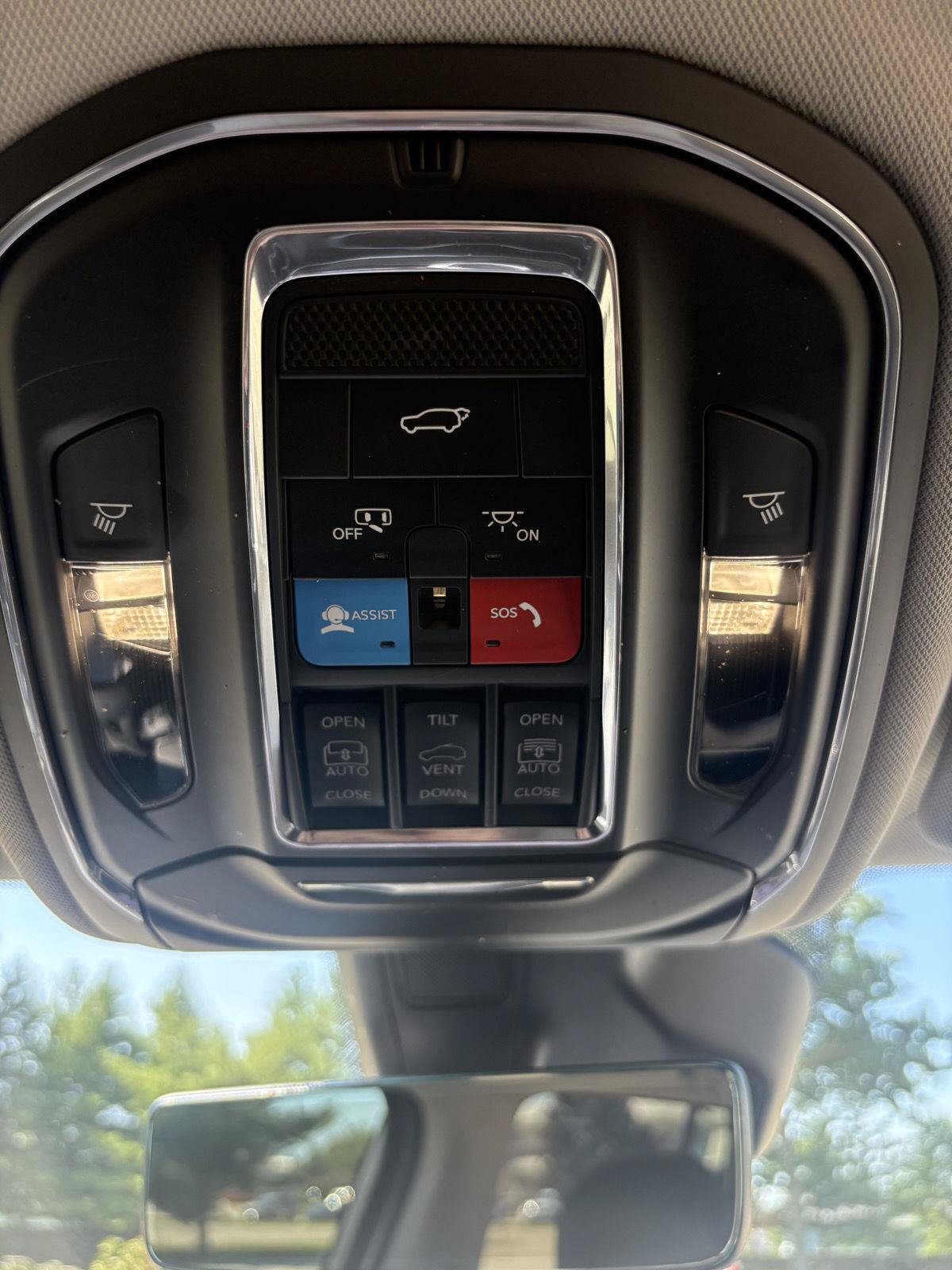 Used 2023 Jeep Grand Cherokee Limited w/ Luxury Tech Group II AWD/4WD image 27