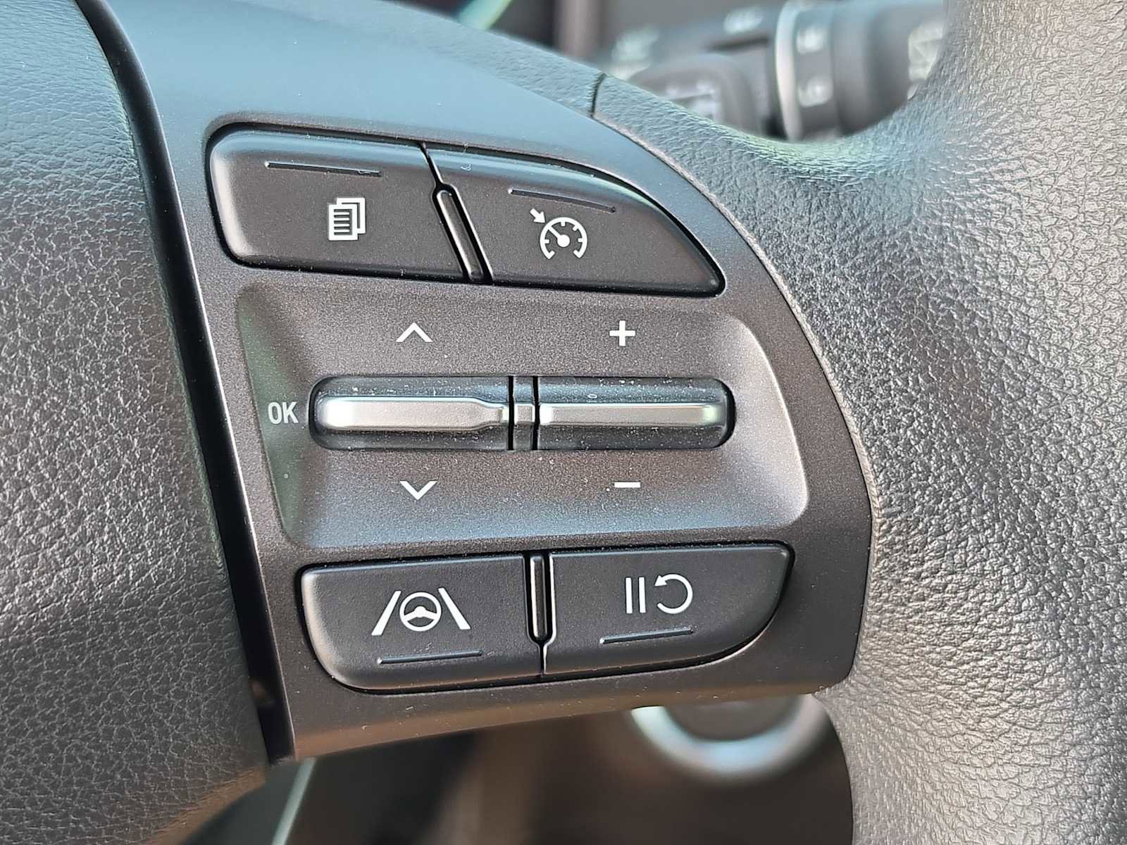 Used 2023 Hyundai Kona SE image 28