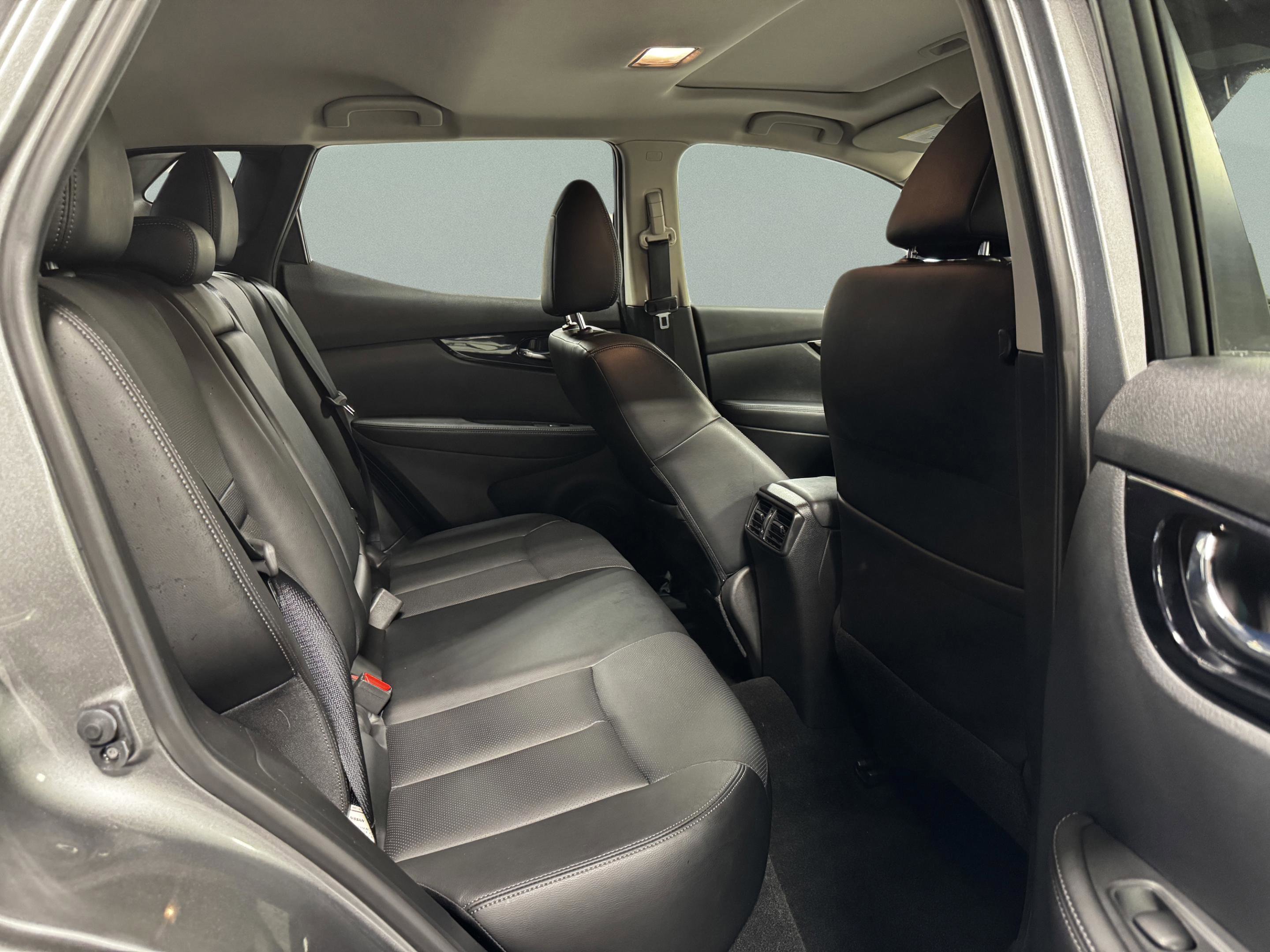 Used 2018 Nissan Rogue Sport SL w/ SL Premium Package image 26