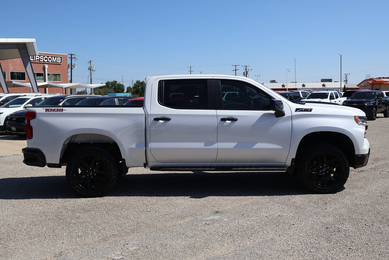 Used 2024 Chevrolet Silverado 1500 LT Trail Boss w/ Convenience Package II AWD/4WD image 8
