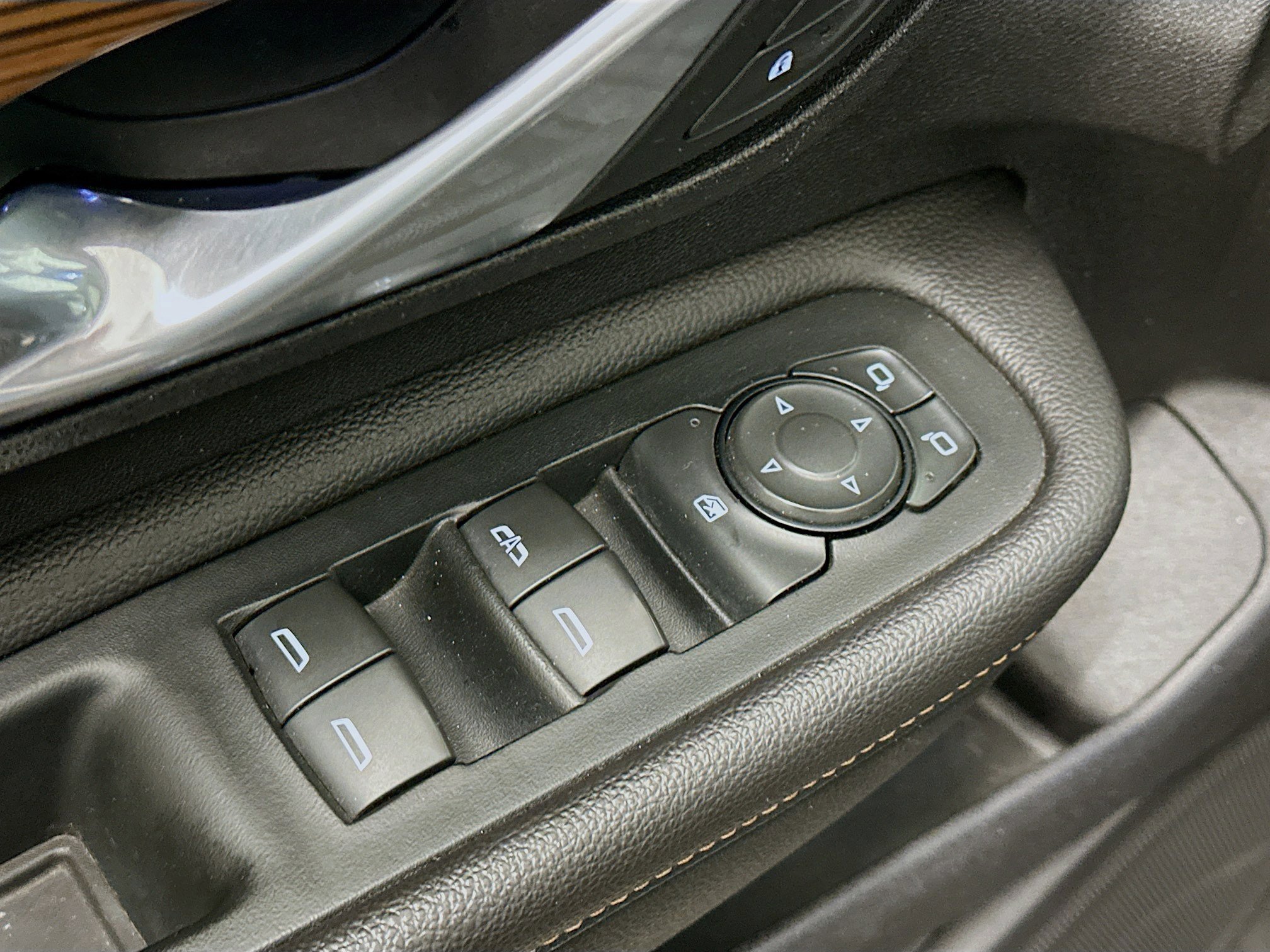 Used 2018 GMC Terrain SLE w/ Driver Convenience Package image 15