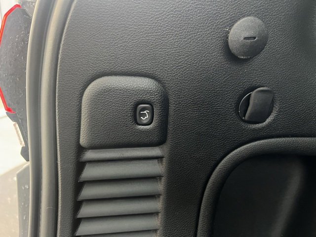 Used 2022 Jeep Grand Cherokee Laredo X image 15