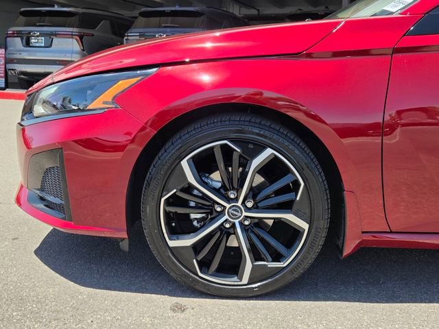 Used 2024 Nissan Altima 2.5 SR FWD image 9