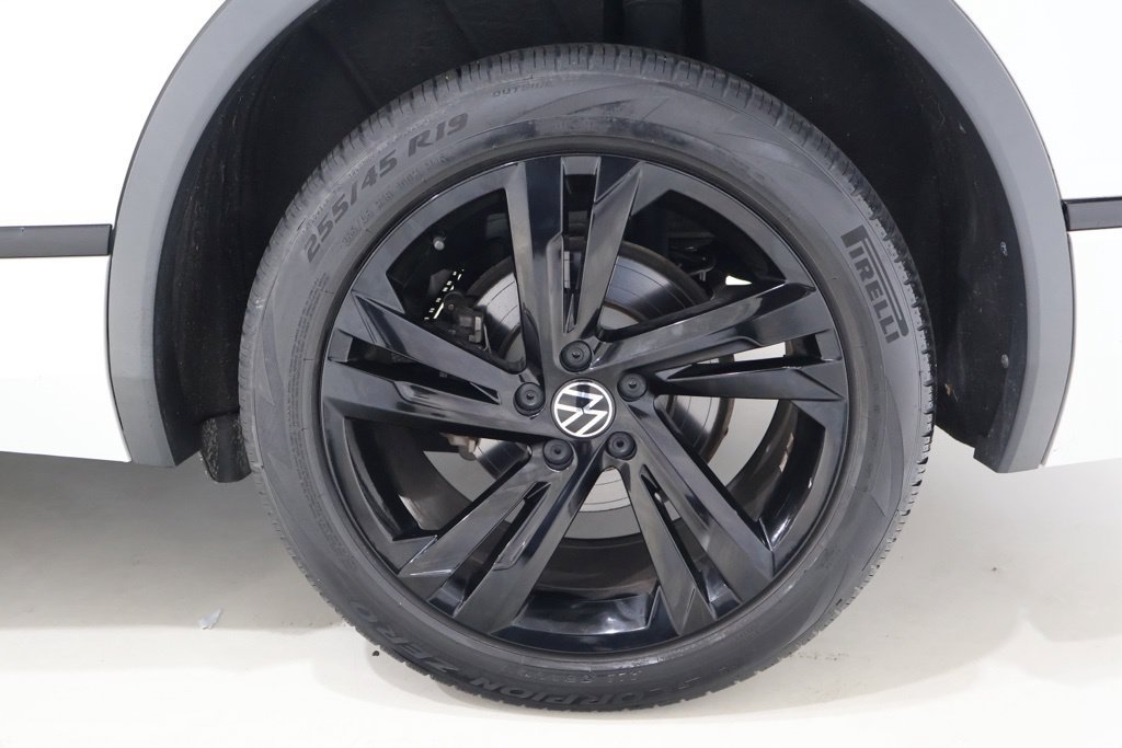 Used 2023 Volkswagen Tiguan SE R-Line FWD image 13