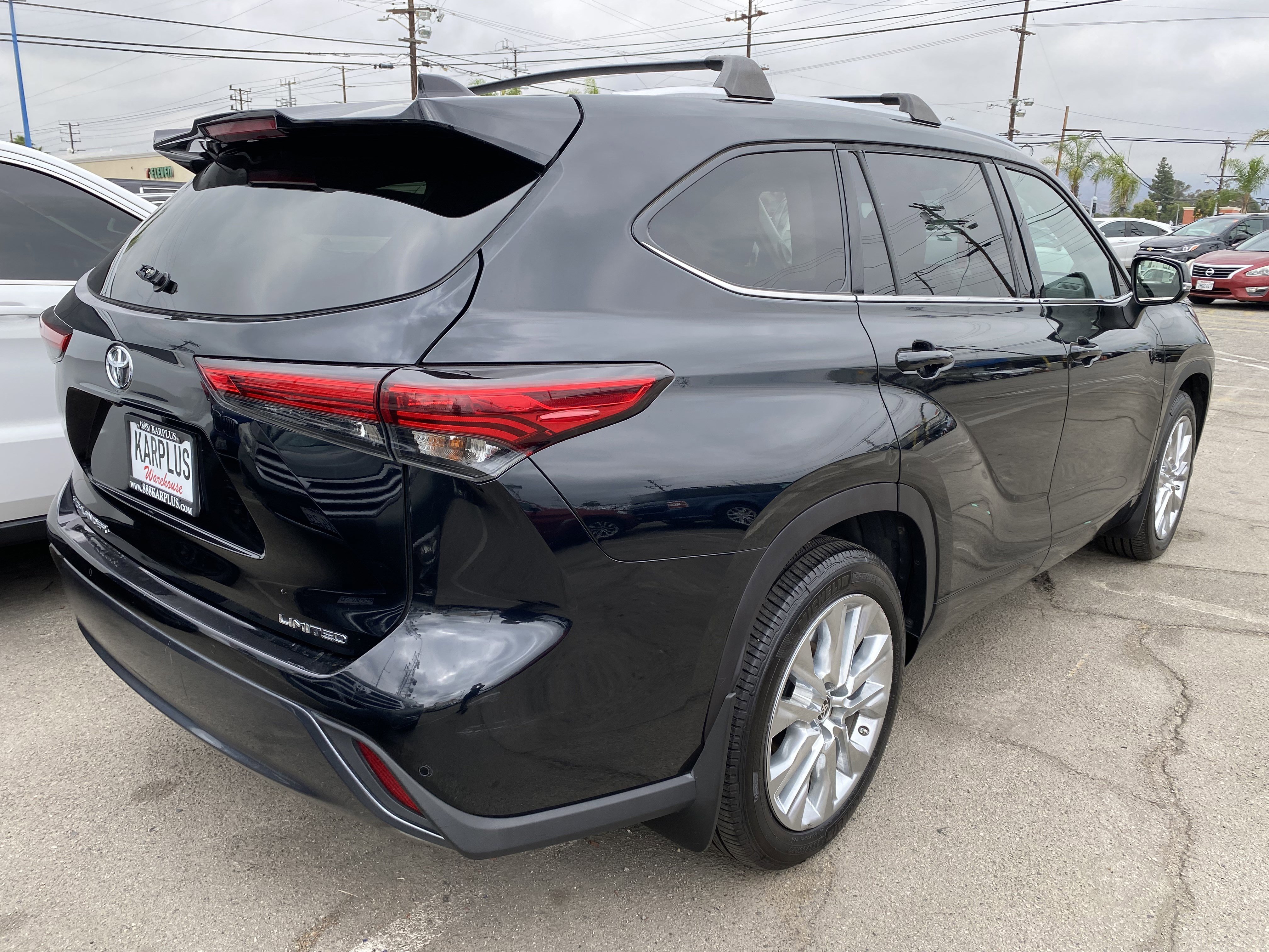 Used 2021 Toyota Highlander Limited image 7
