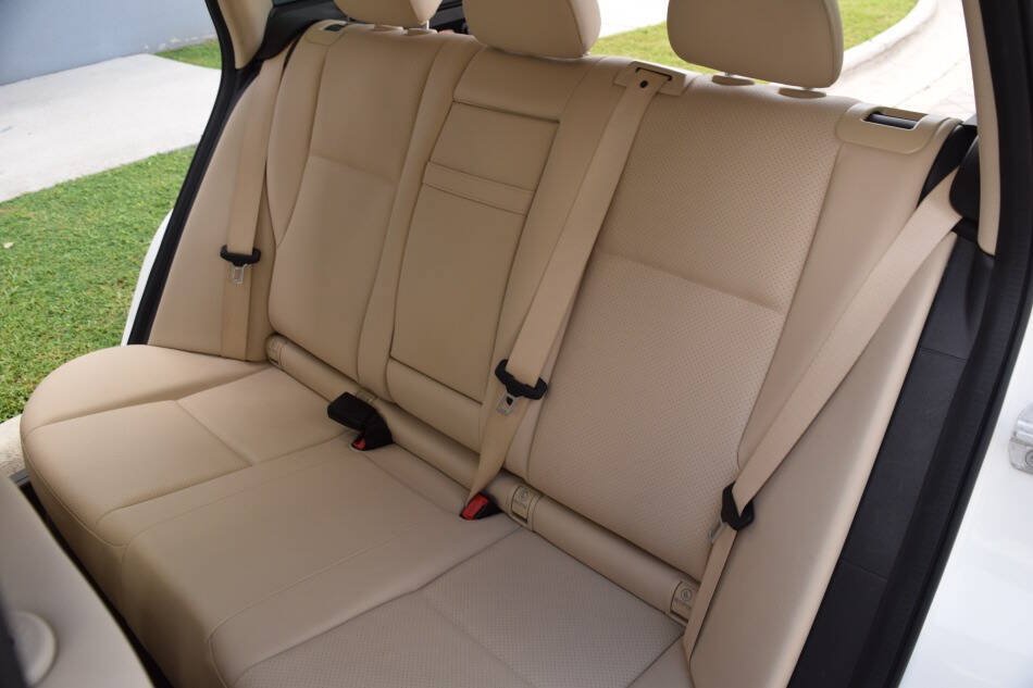 Used 2014 Mercedes-Benz GLK 250 BlueTEC 4MATIC image 42