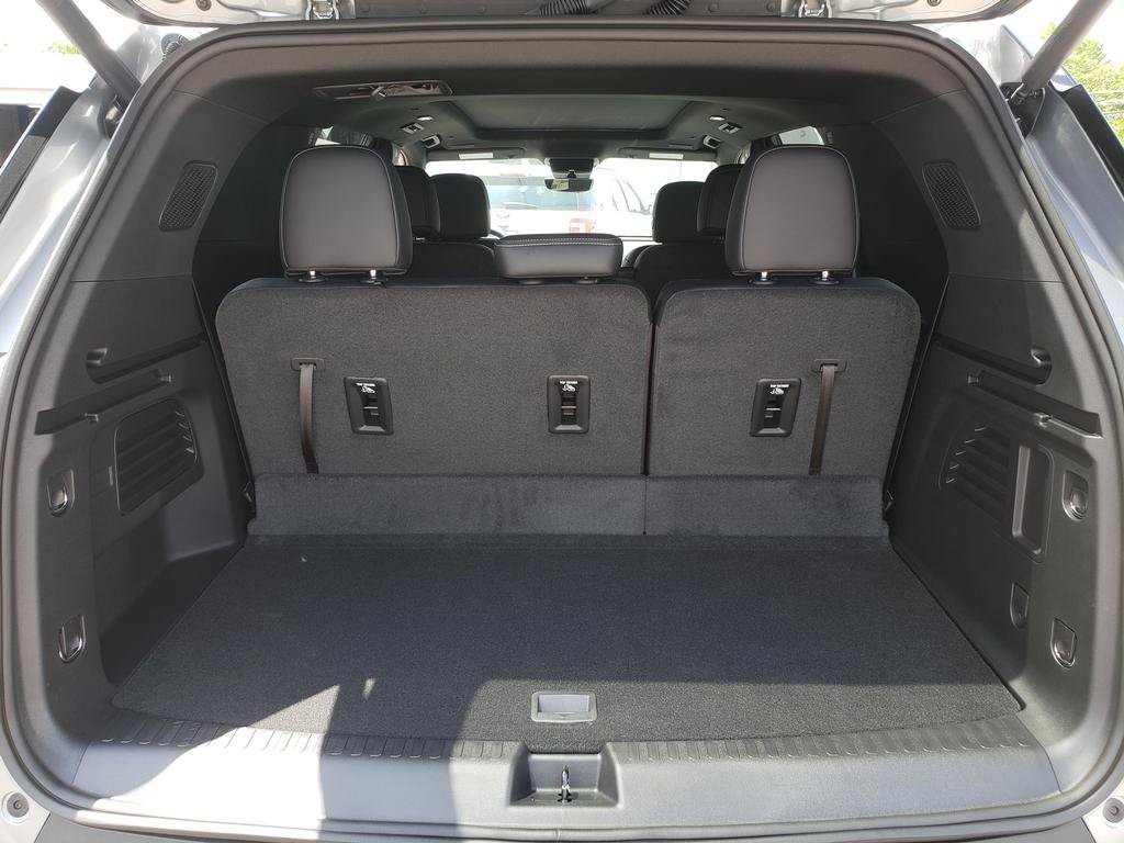 Used 2026 Chevrolet Traverse LT w/ Sun and Wheel Package FWD image 10