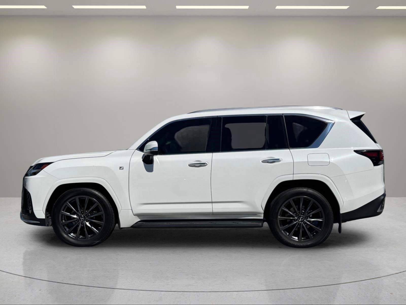 Used 2023 Lexus LX 600 F Sport w/ Accessory Package (Z1) AWD/4WD image 2