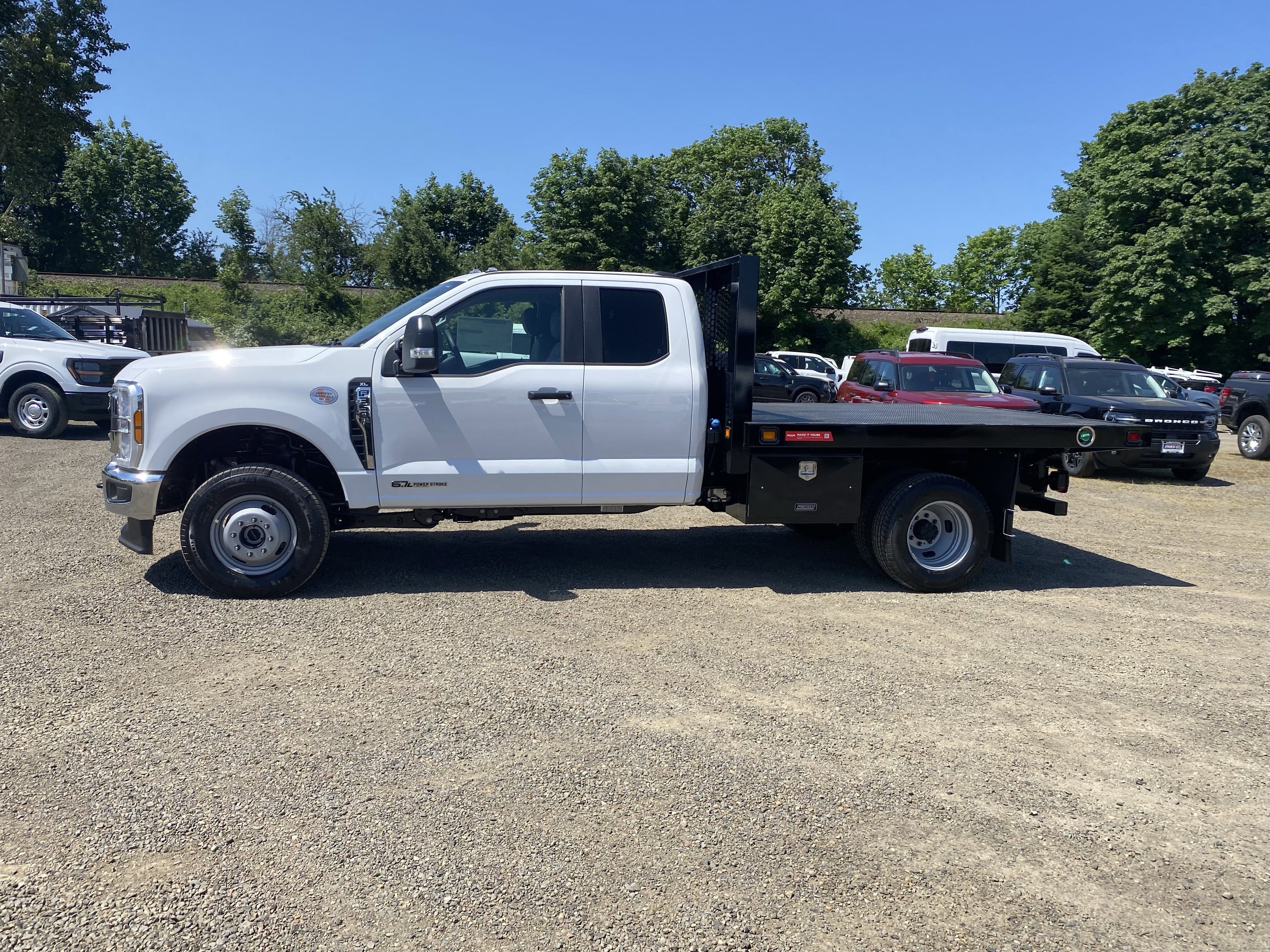 New 2025 Ford F350 XL w/ XL Chrome Package image 2