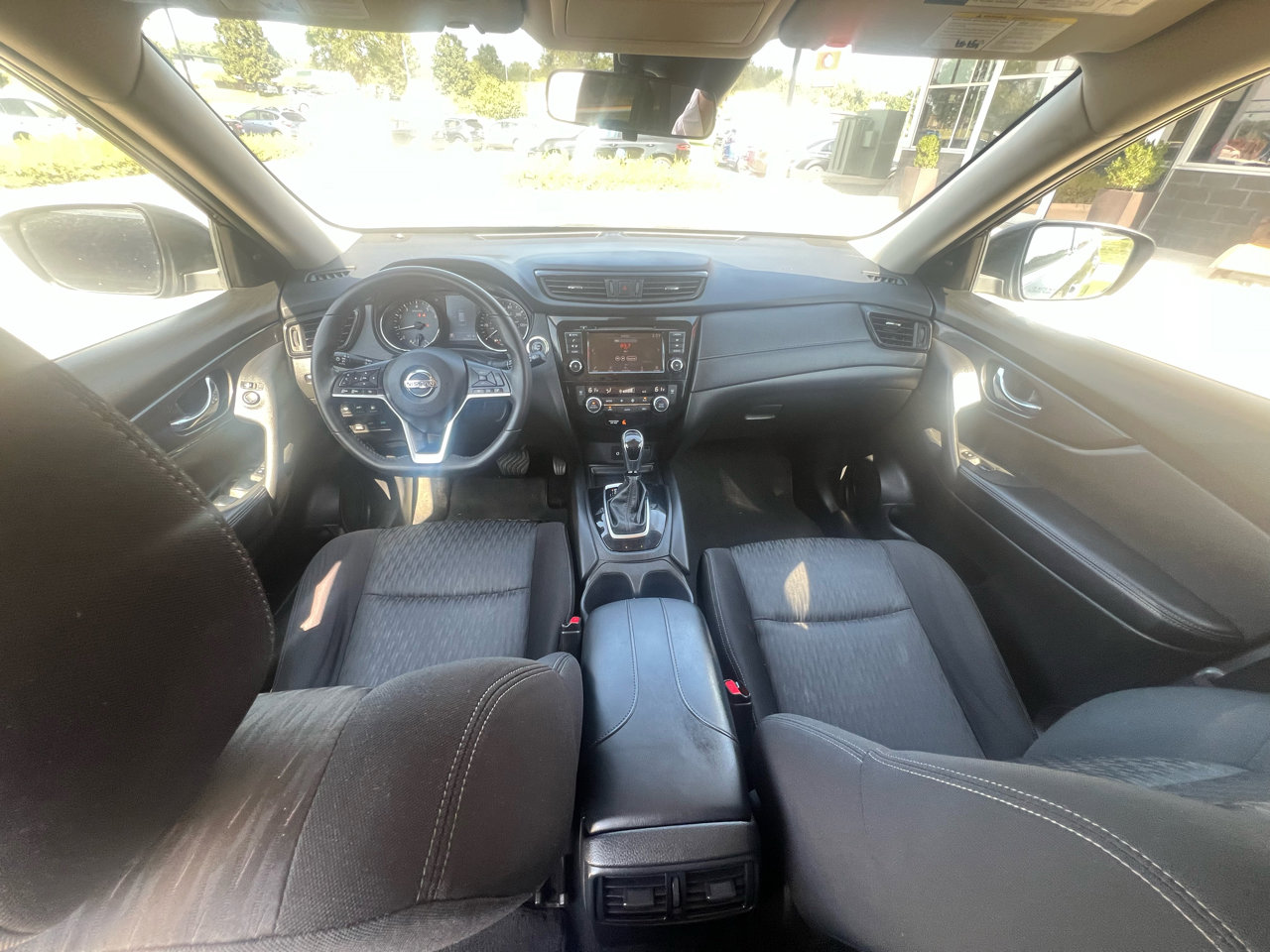 Used 2019 Nissan Rogue SV image 10