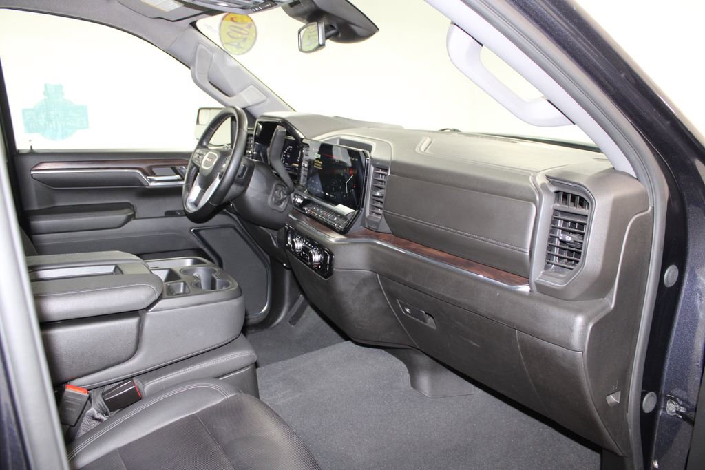 Used 2024 GMC Sierra 1500 SLT image 32
