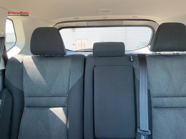 Used 2025 Nissan Rogue SV FWD image 31