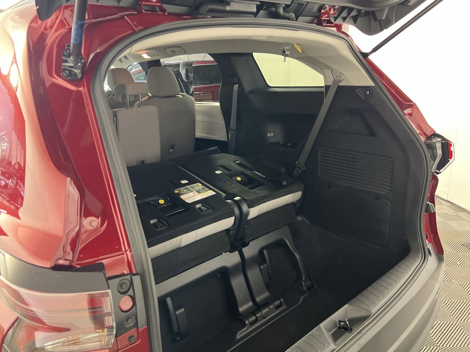 Used 2025 Toyota Sienna LE w/ LE Plus Package image 26