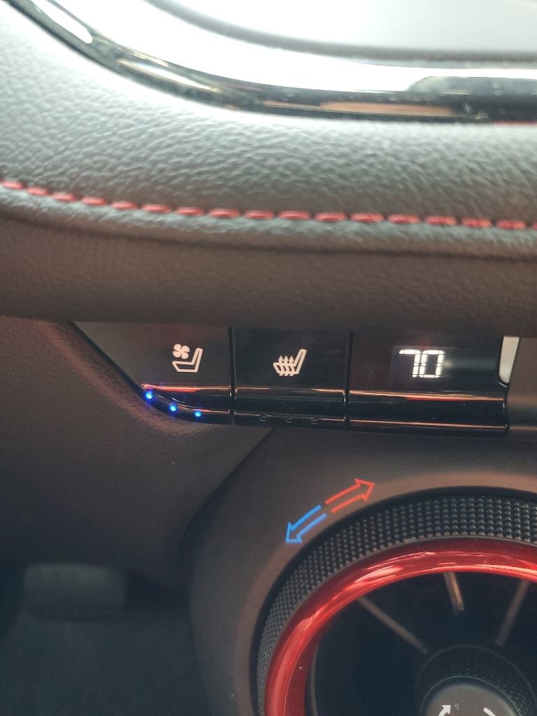 Used 2021 Chevrolet Blazer RS w/ Enhanced Convenience Package FWD image 22