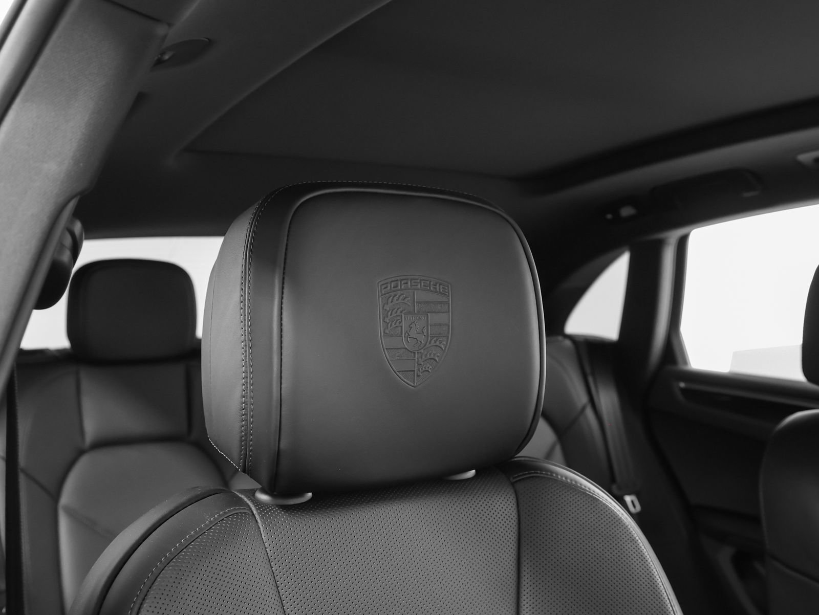 Certified 2025 Porsche Macan S image 25