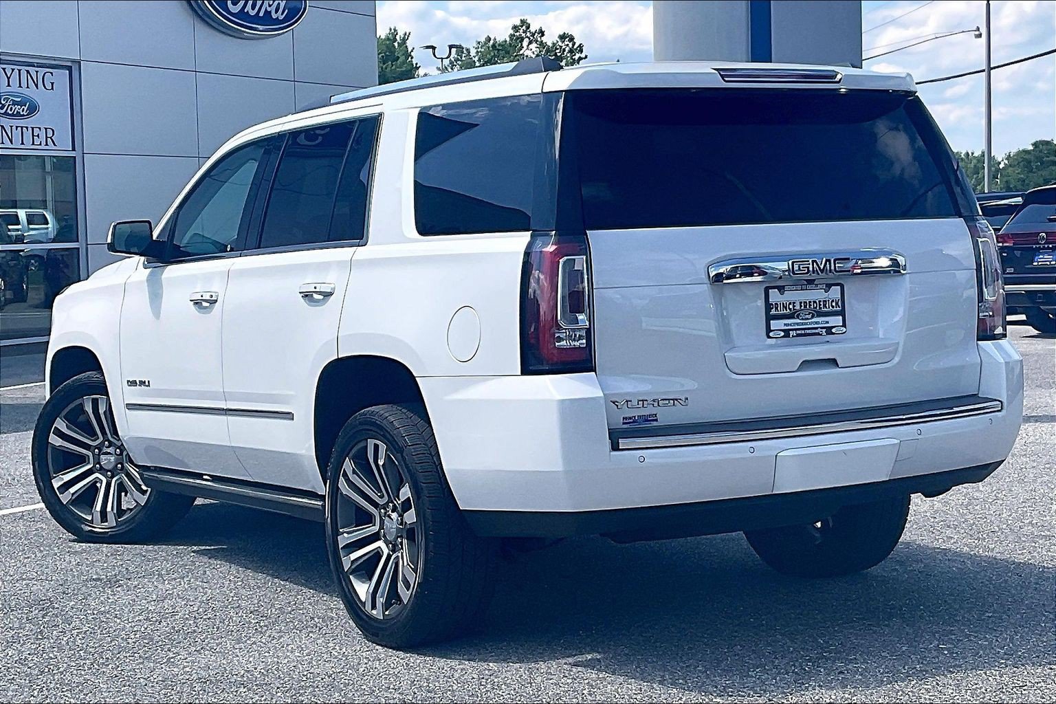 Used 2019 GMC Yukon Denali w/ Denali Ultimate Package AWD/4WD image 11