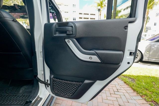 Used 2016 Jeep Wrangler Unlimited Rubicon AWD/4WD image 87