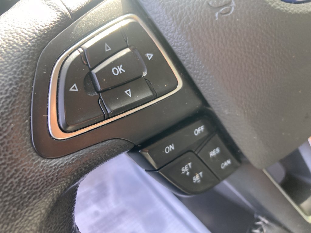 Used 2019 Ford Escape SE FWD image 39