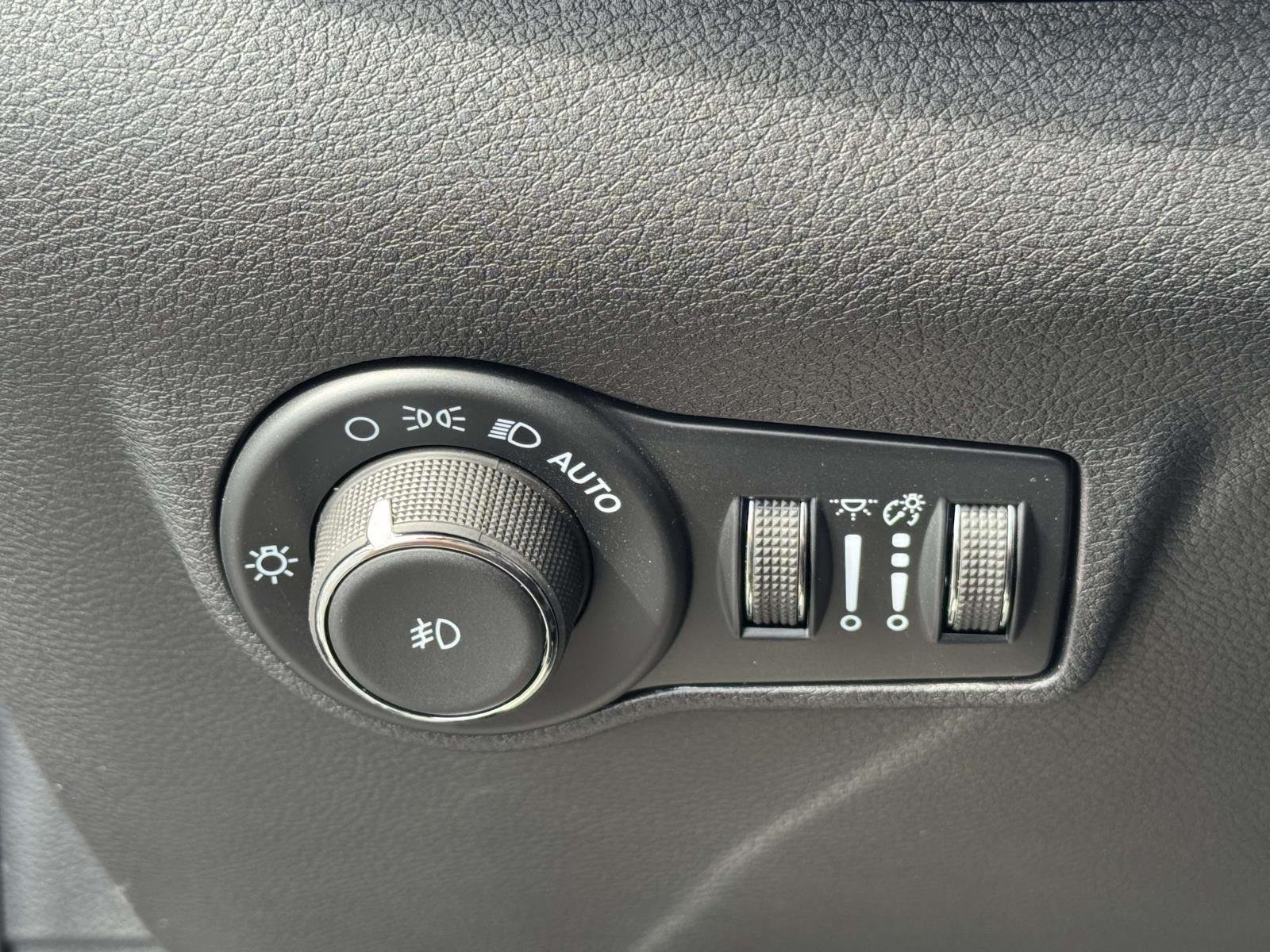 New 2026 Jeep Compass Latitude AWD/4WD image 8