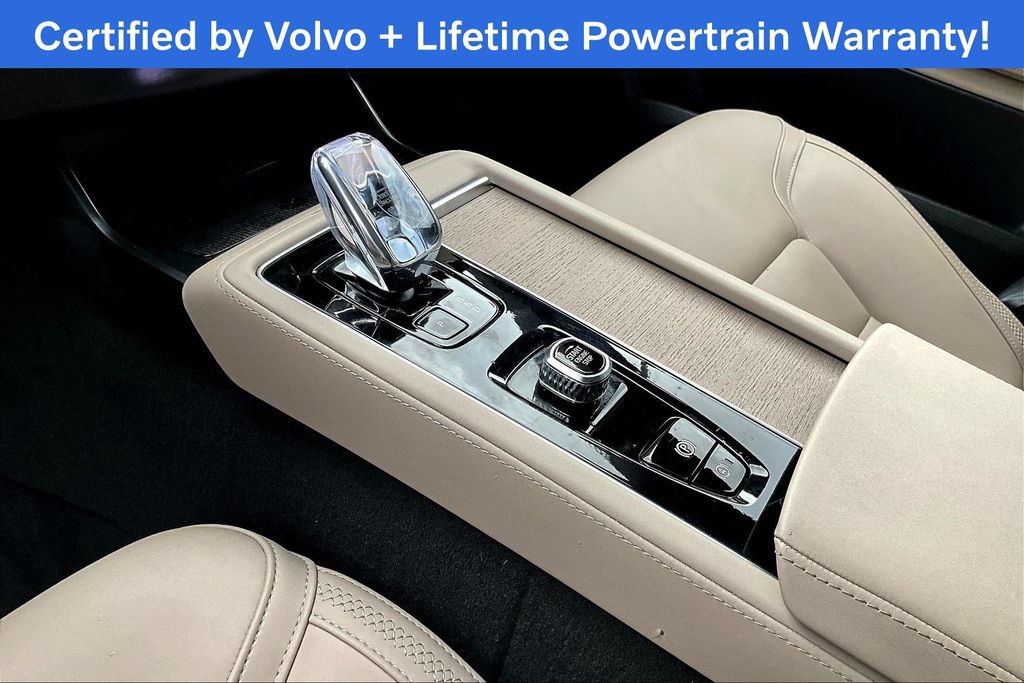 Used 2025 Volvo XC90 B6 Plus AWD/4WD image 19