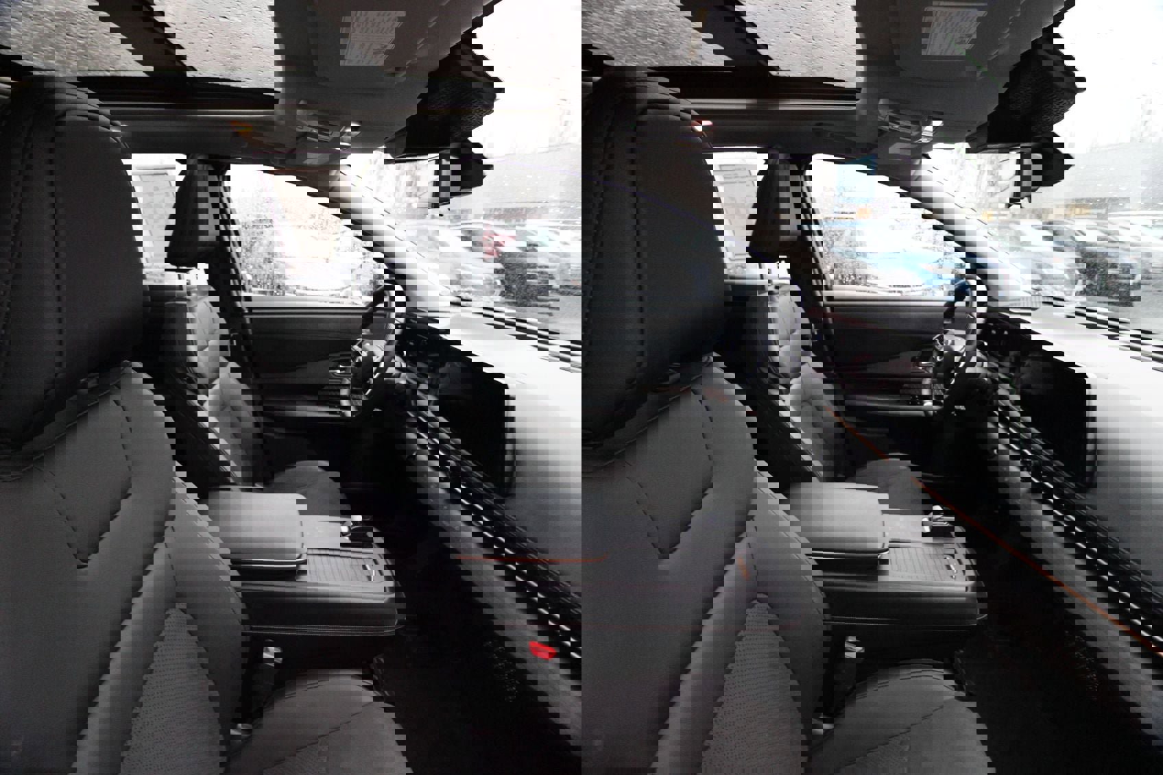 Used 2023 Nissan Ariya FWD image 19