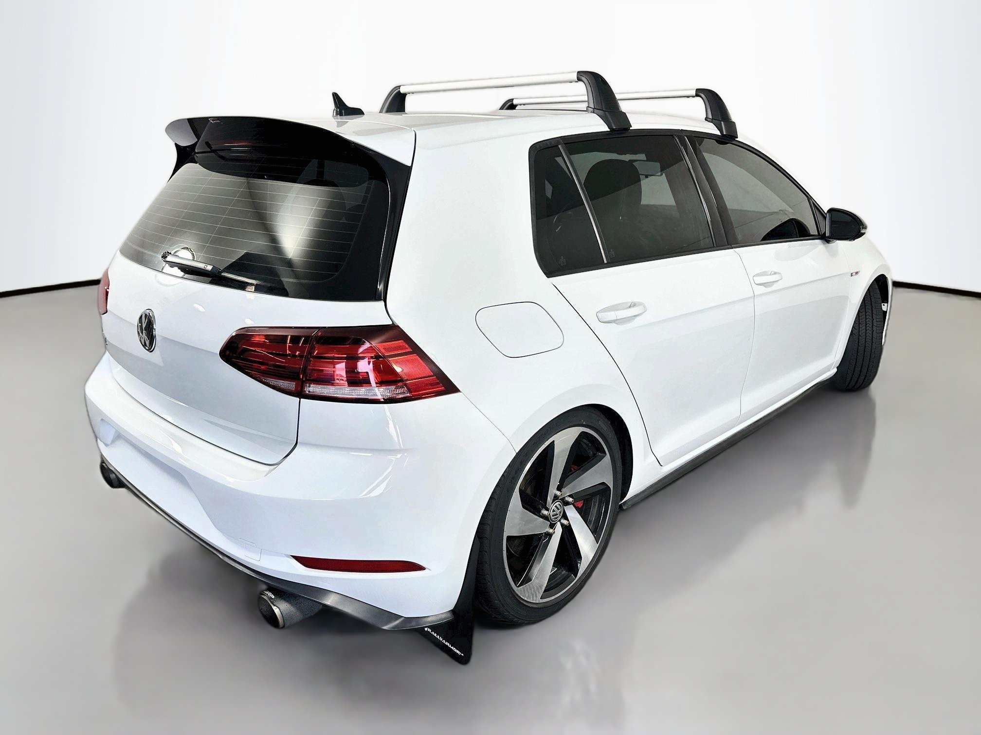 Used 2018 Volkswagen GTI SE w/ SE Leather Package FWD image 7