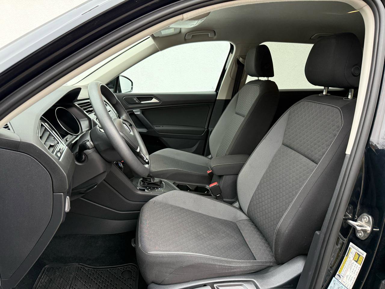 Used 2021 Volkswagen Tiguan S FWD image 2