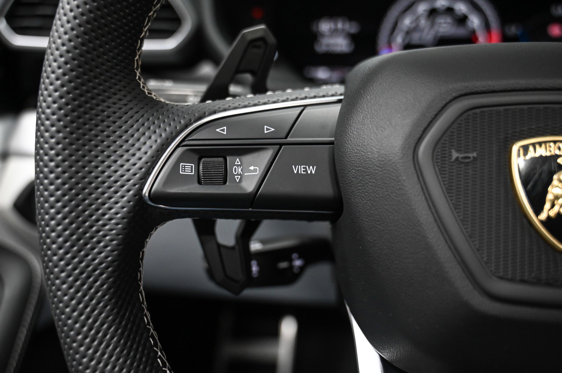 Used 2020 Lamborghini Urus image 47