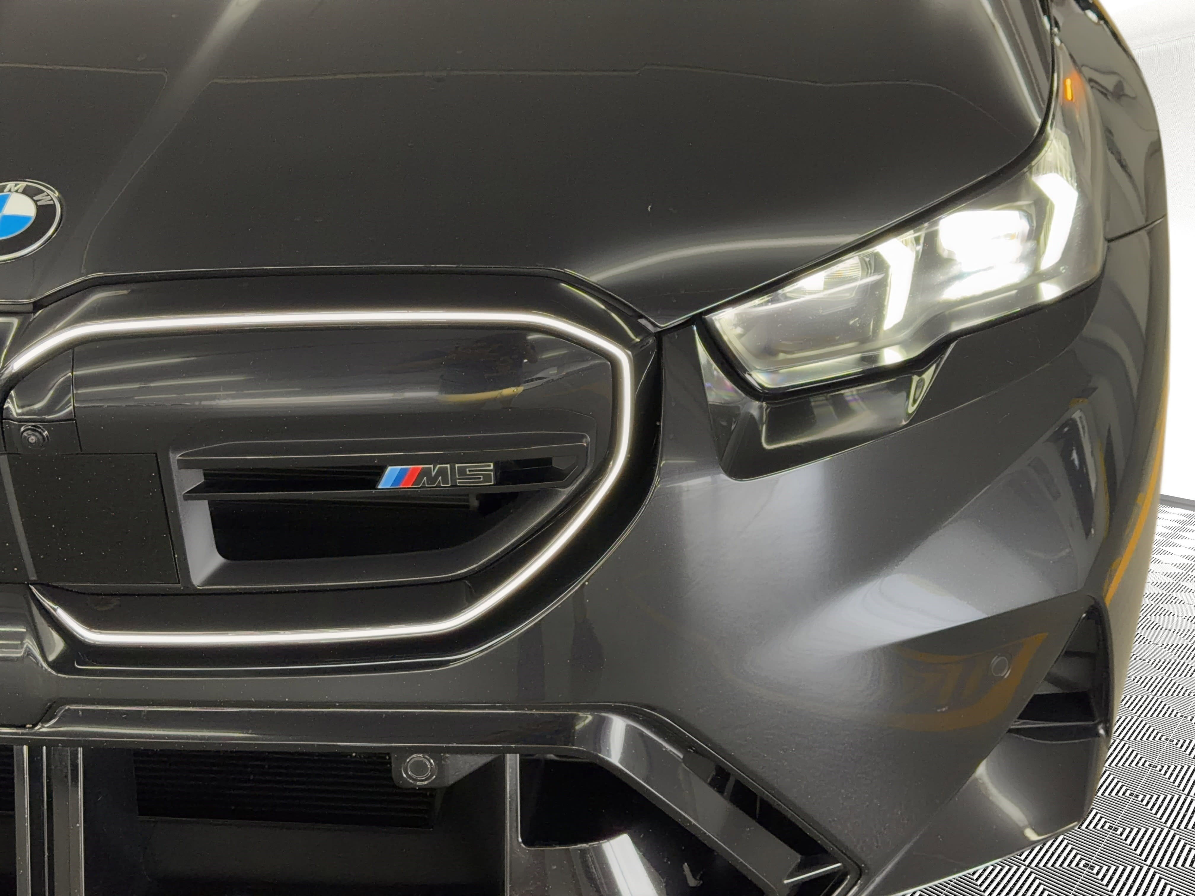 Used 2026 BMW M5 w/ Executive Package image 11