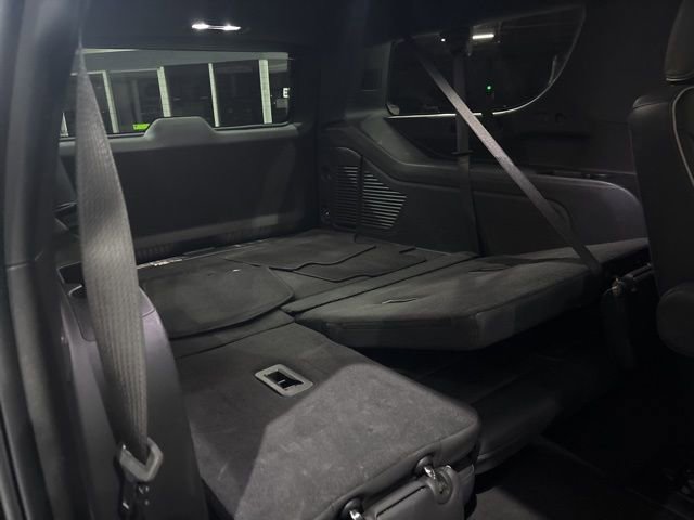 Used 2025 Chevrolet Suburban Premier image 35