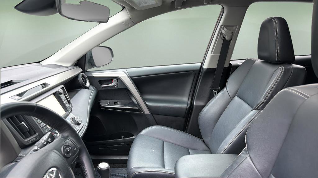 Used 2018 Toyota RAV4 Limited w/ All Weather Liner Package image 13