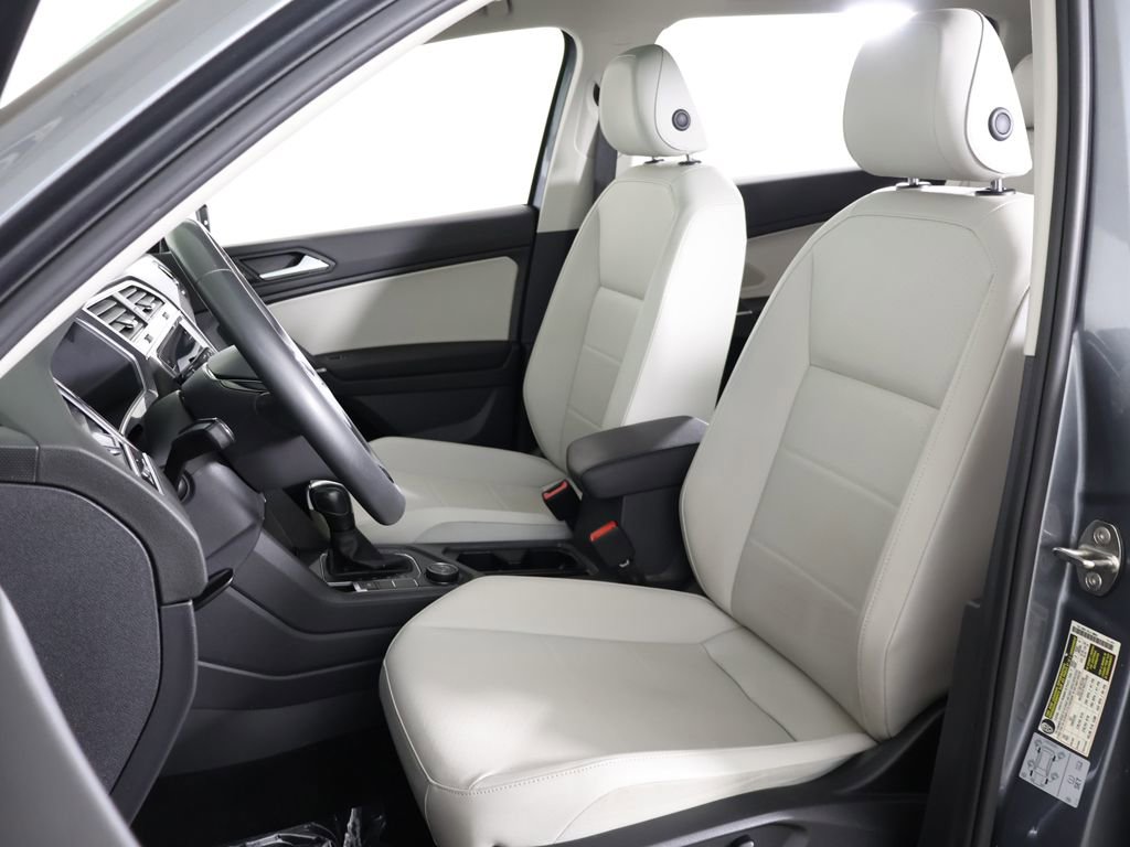 Used 2020 Volkswagen Tiguan SEL AWD/4WD image 33
