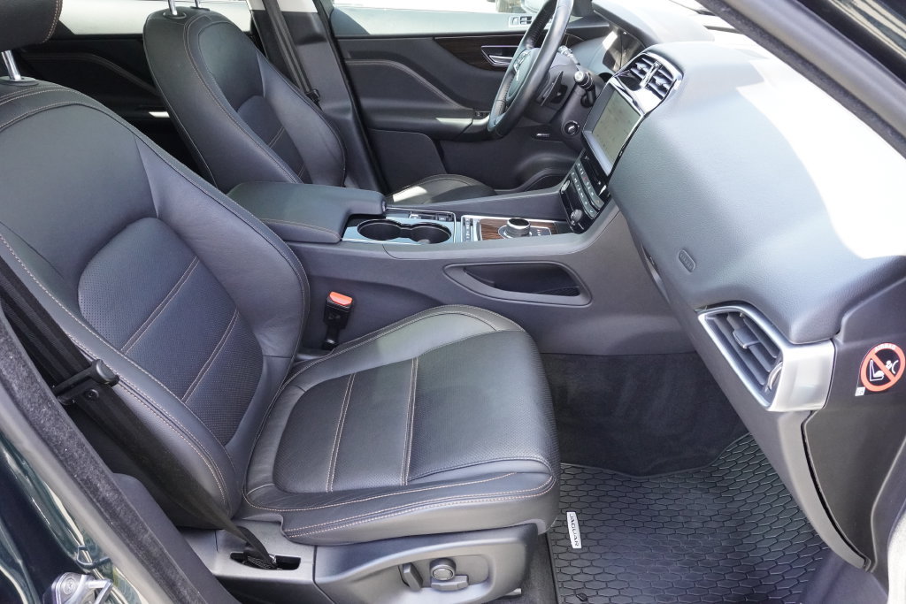 Used 2017 Jaguar F-PACE Prestige AWD/4WD image 23