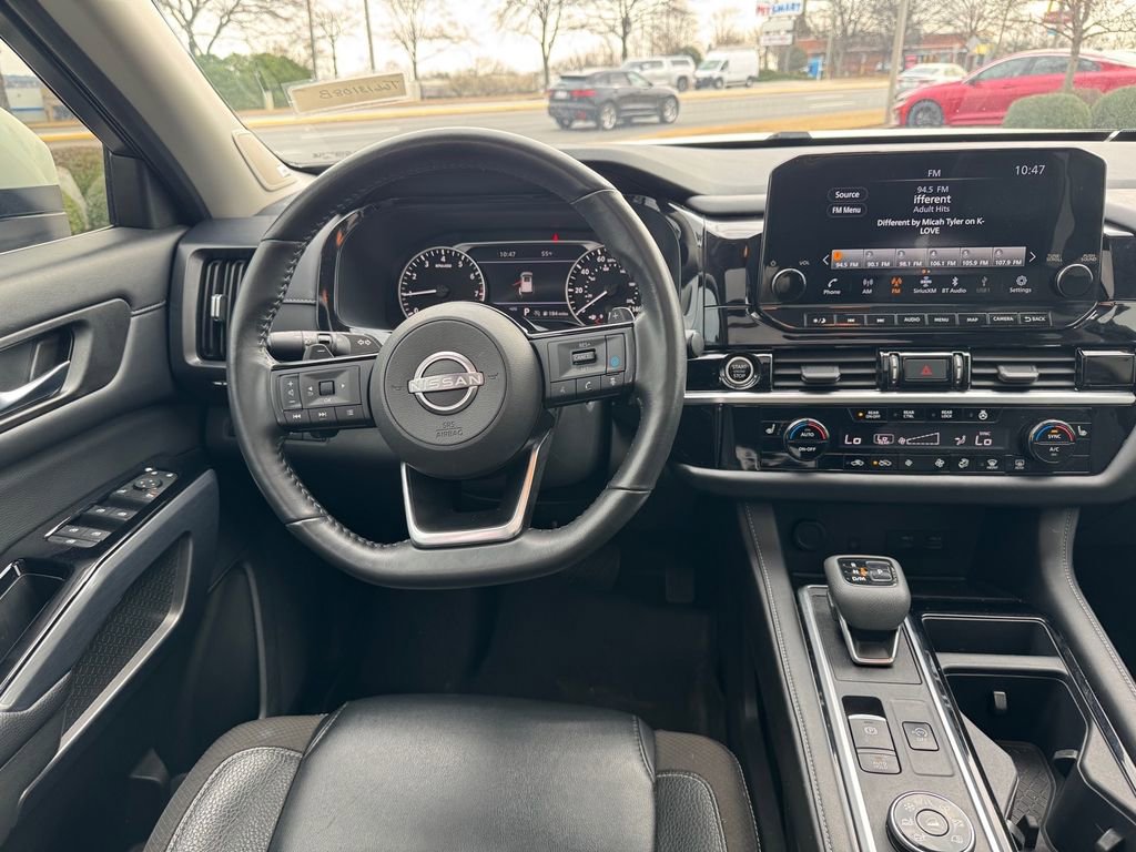 Used 2023 Nissan Pathfinder SL w/ SL Premium Package image 14