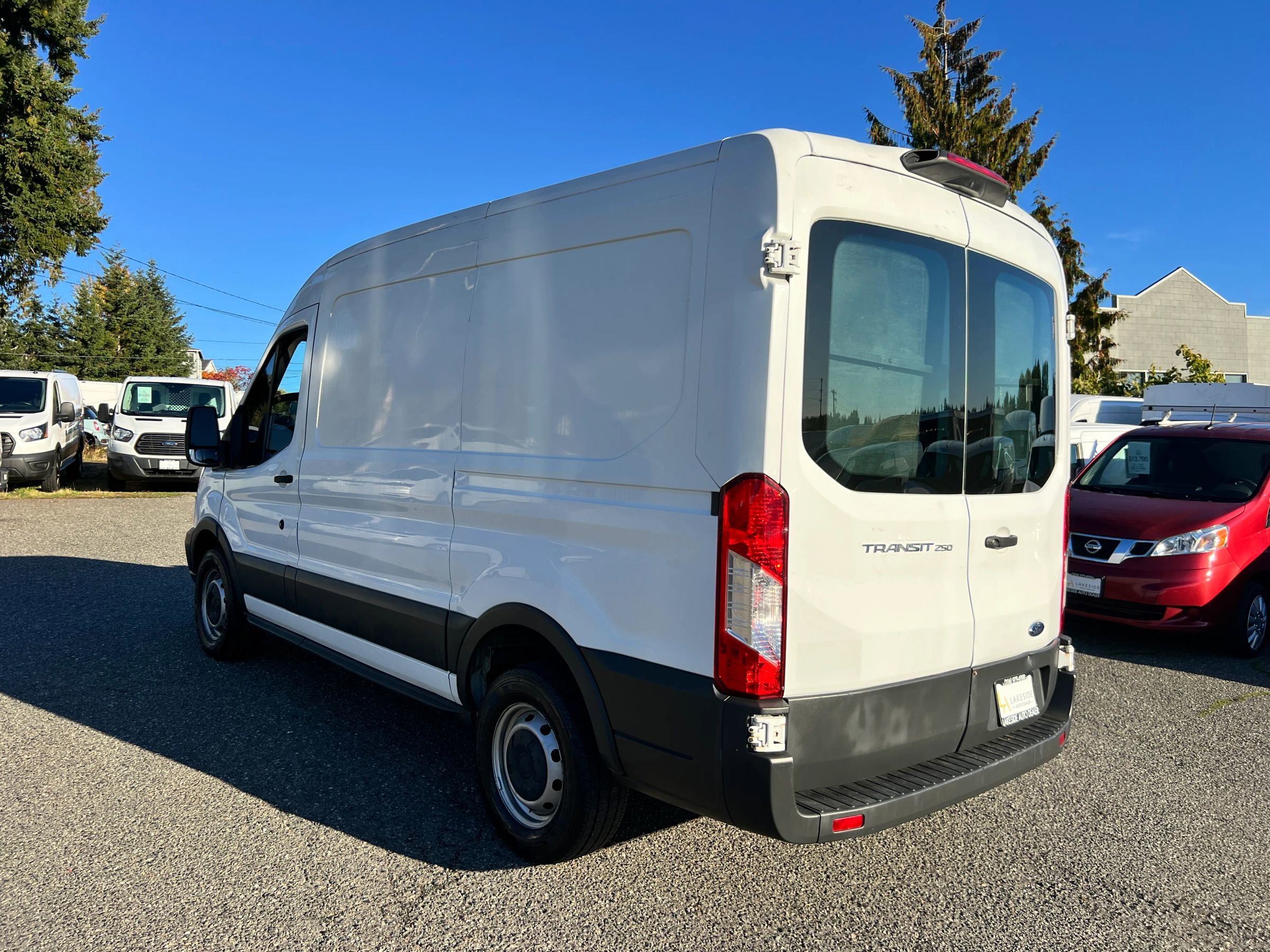 Used 2018 Ford Transit 250 Medium Roof w/Sliding Side Doo image 5