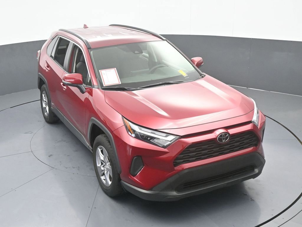 Used 2025 Toyota RAV4 XLE image 57