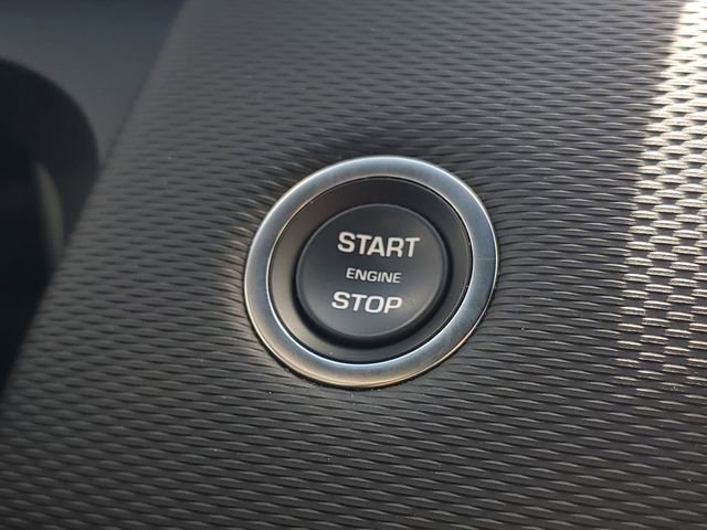 Certified 2025 Land Rover Discovery Sport Dynamic SE image 31