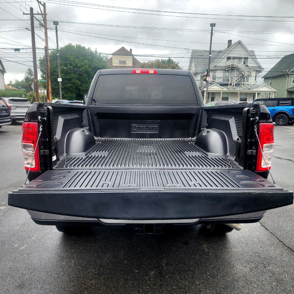 Used 2024 RAM 2500 Tradesman w/ Chrome Appearance Group image 19