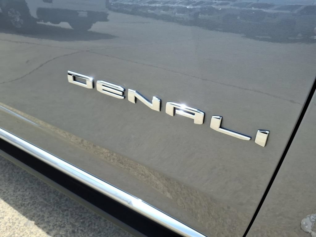 Used 2022 GMC Yukon Denali AWD/4WD image 11