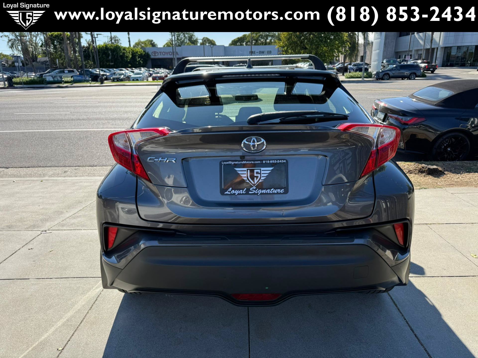Used 2018 Toyota C-HR XLE FWD image 6