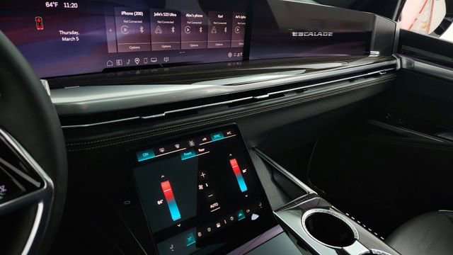 Certified 2025 Cadillac Escalade ESV Premium Luxury w/ LPO, Floor Liner Package image 15