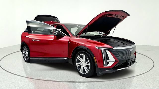 Used 2024 Cadillac Lyriq Tech w/ LPO, Floor Liner Package AWD/4WD image 11