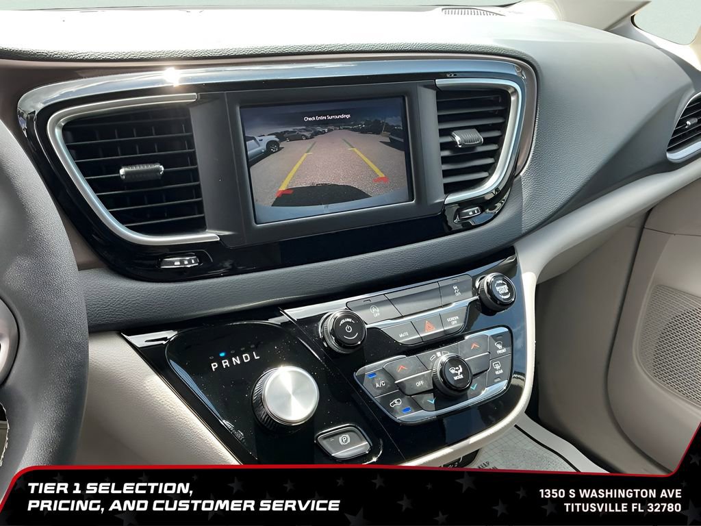 Used 2023 Chrysler Voyager LX FWD image 25