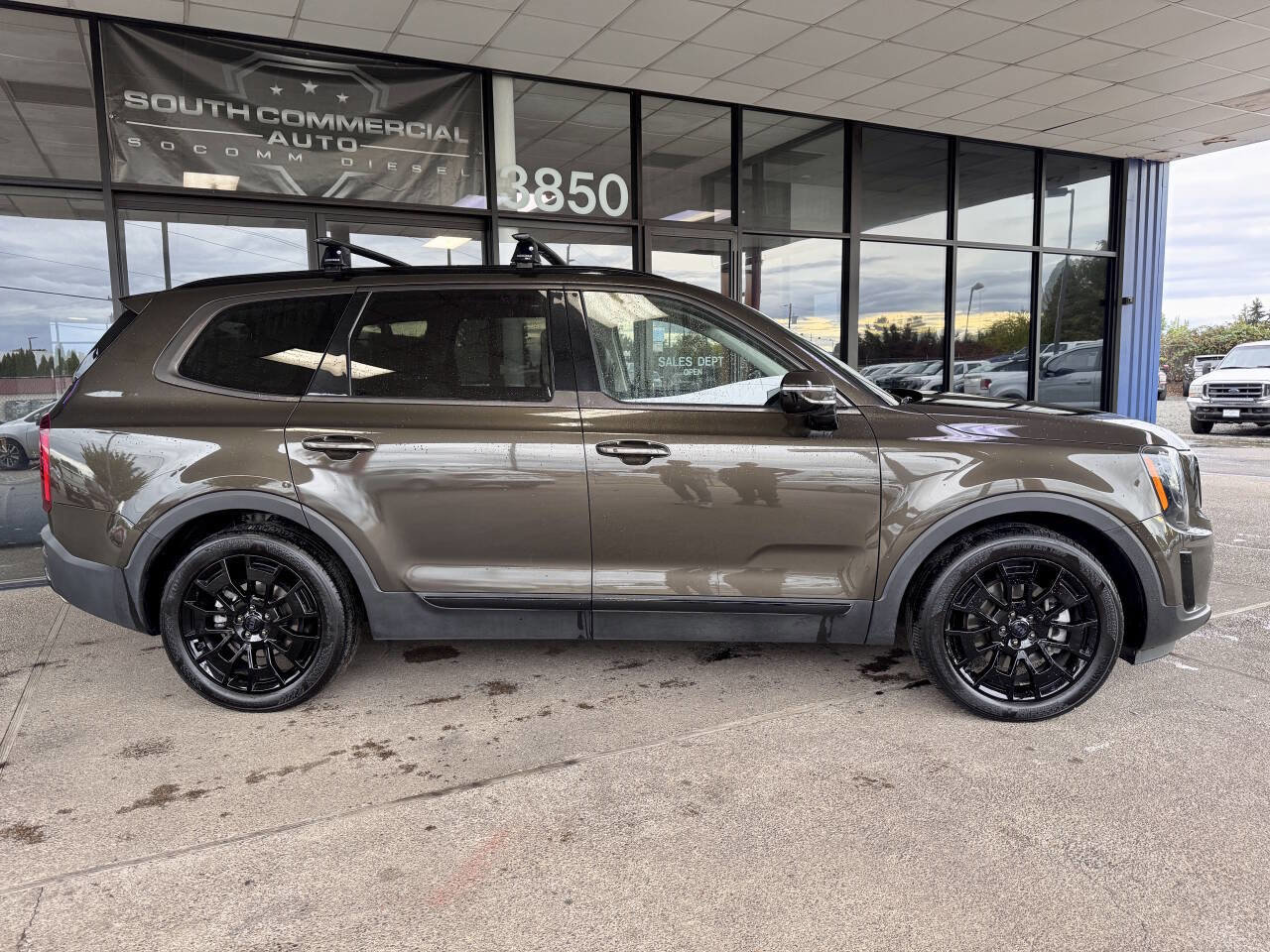Used 2021 Kia Telluride SX w/ SX Prestige Package image 19