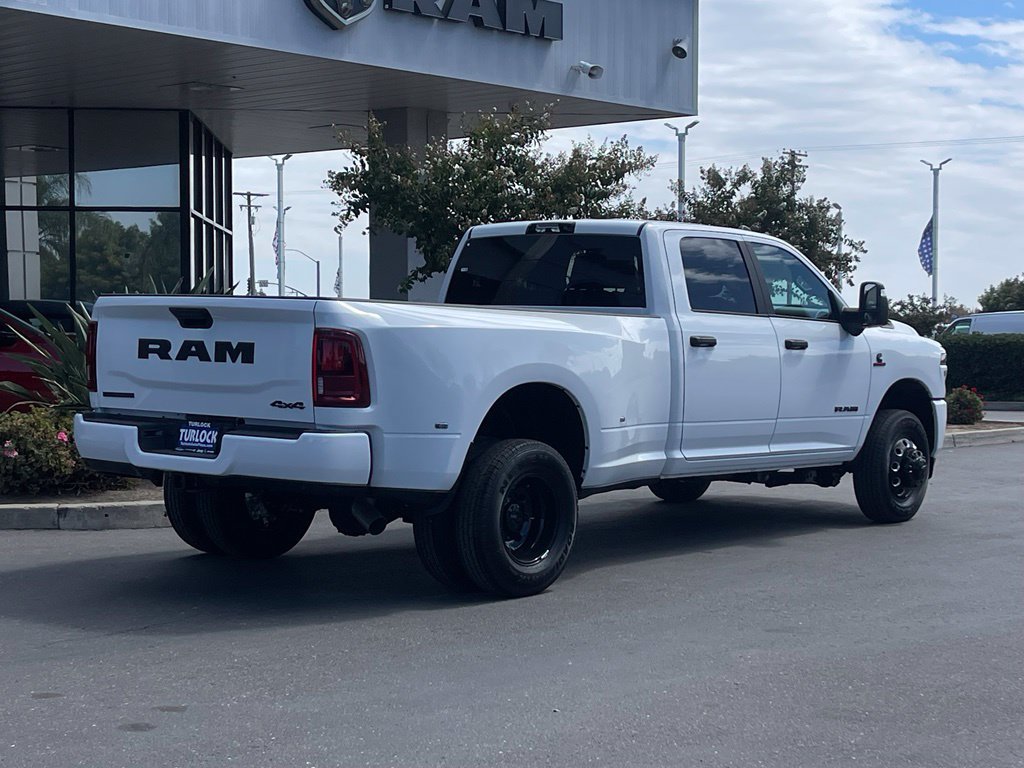 New 2027 RAM 3500 Big Horn AWD/4WD image 4