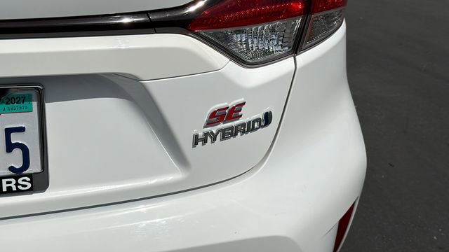 Used 2023 Toyota Corolla SE w/ SE Package image 11
