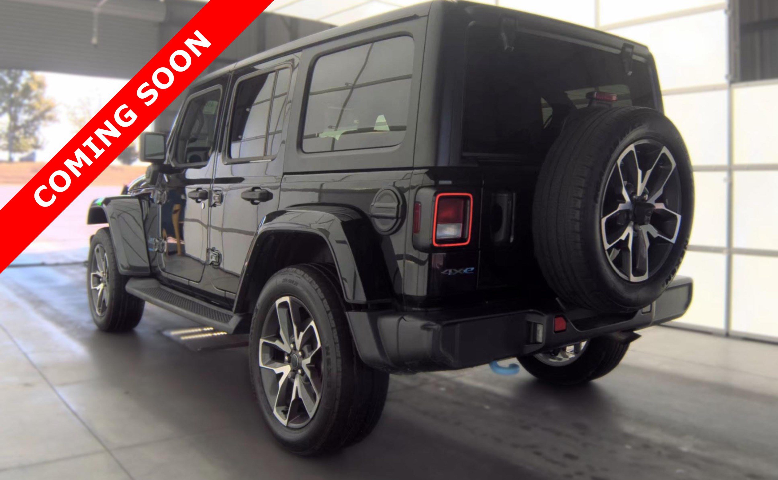 Used 2024 Jeep Wrangler Unlimited w/ Convenience Group AWD/4WD image 4